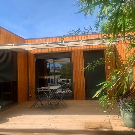 Chalet contemporain dans son écrin de verdure Montauban Exterior foto